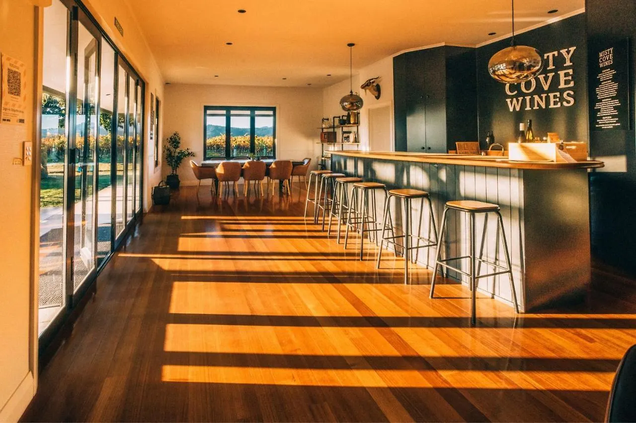 The Cellar Door - Blenheim Holiday Home 0*,  New Zealand