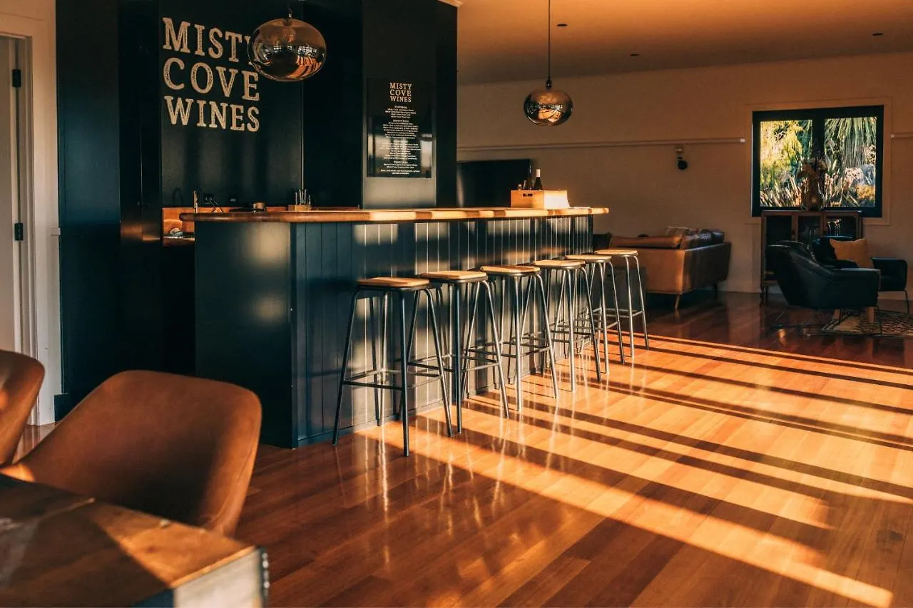 The Cellar Door - Blenheim Holiday Home